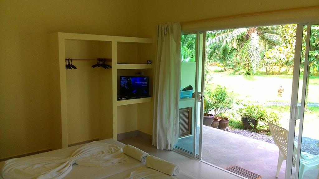 Aathid Garden Khao Lak Villa Room photo