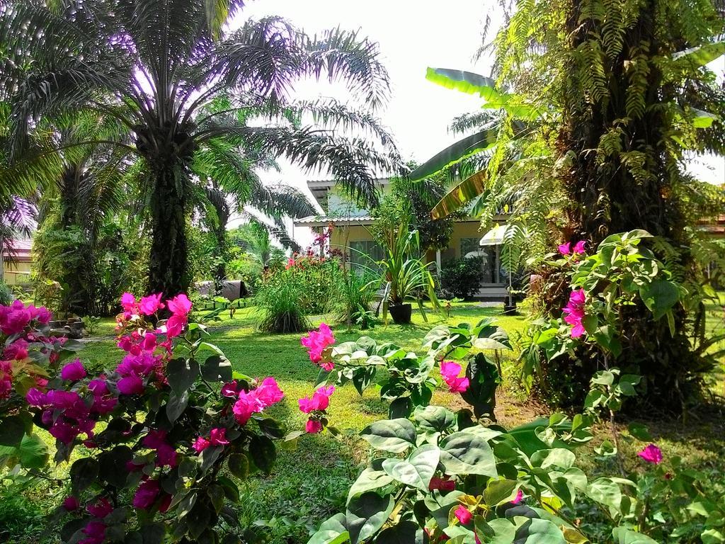 Aathid Garden Khao Lak Villa Exterior photo